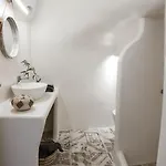 Two Authentic Cave With Private Courtyard Garden 빌라 *
