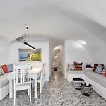 Two Authentic Cave With Private Courtyard Garden 메갈로호리
