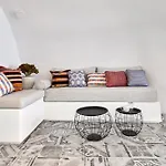 빌라 Two Authentic Cave With Private Courtyard Garden