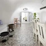 Two Authentic Cave With Private Courtyard Garden *
