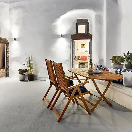 Two Cave With Garden Courtyard Villa *