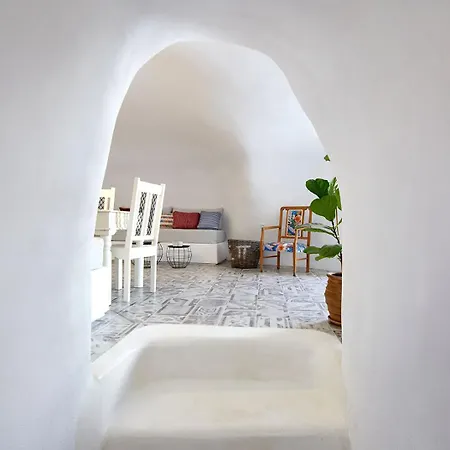 Two Authentic Cave With Private Courtyard Garden Villa Megalochori (Santorini)