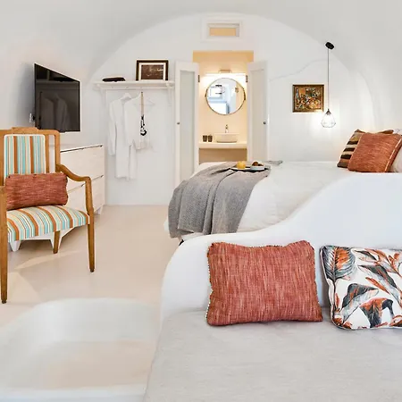 فيلة Two Authentic Cave With Private Courtyard Garden *