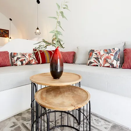 Villa Two Authentic Cave With Private Courtyard Garden *