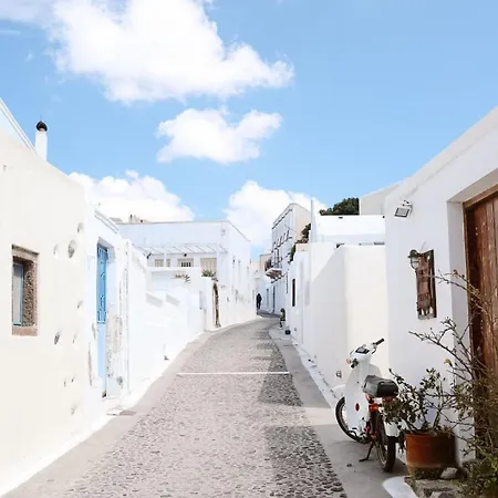 Two Authentic Cave With Private Courtyard Garden