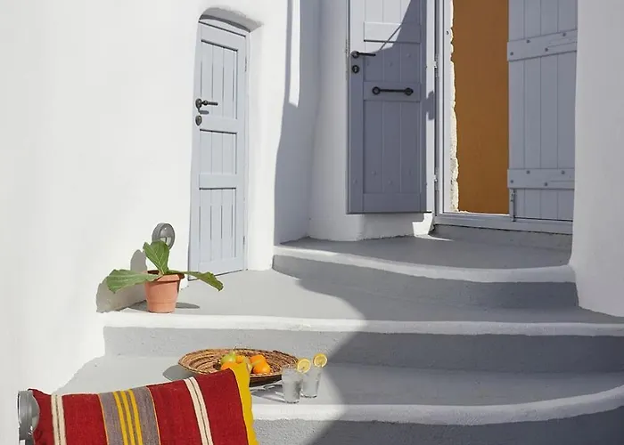 Two Authentic Cave With Private Courtyard Garden Villa Megalochori (Santorini)