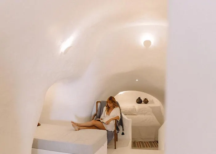 Villa Two Authentic Cave With Private Courtyard Garden *