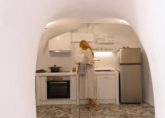 Two Authentic Cave With Private Courtyard Garden Villa *