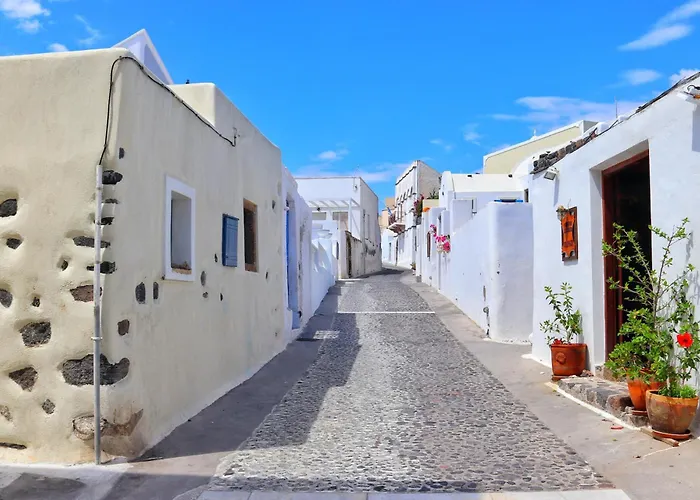 Two Authentic Cave With Private Courtyard Garden Villa *