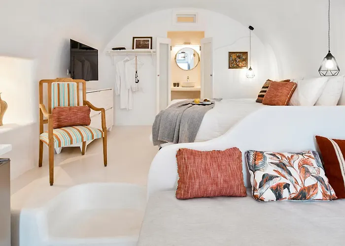 Villa Two Authentic Cave With Private Courtyard Garden *