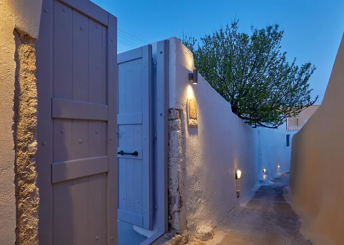 Two Authentic Cave With Private Courtyard Garden *