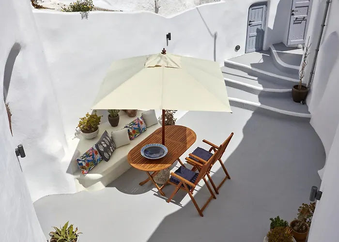 Villa Two Authentic Cave With Private Courtyard Garden *