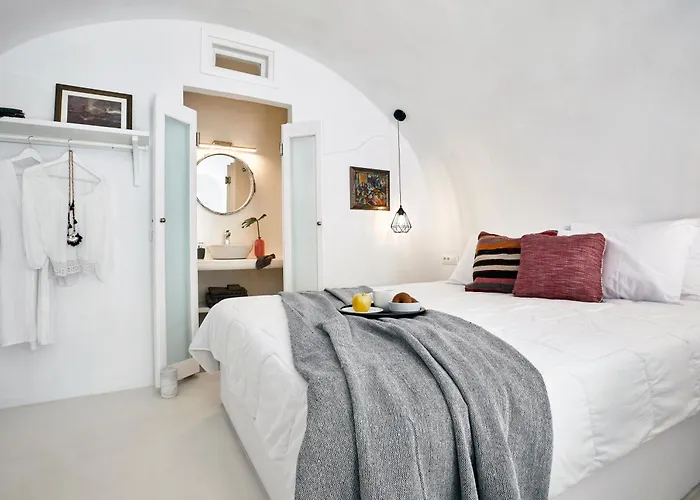 Two Authentic Cave With Private Courtyard Garden * Megalochori (Santorini)