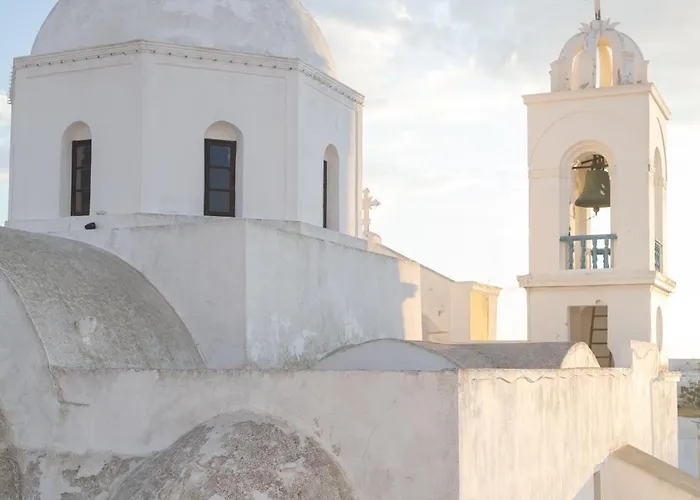 Two Authentic Cave With Private Courtyard Garden Megalochori (Santorini)