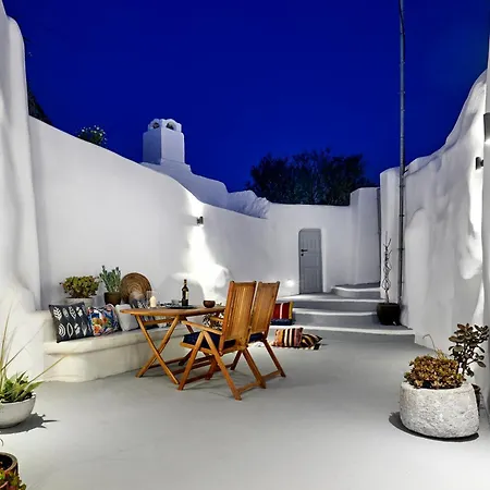 Two Authentic Cave With Private Courtyard Garden