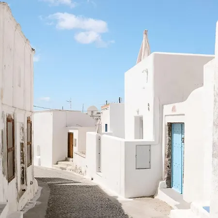 Two Authentic Cave With Private Courtyard Garden *