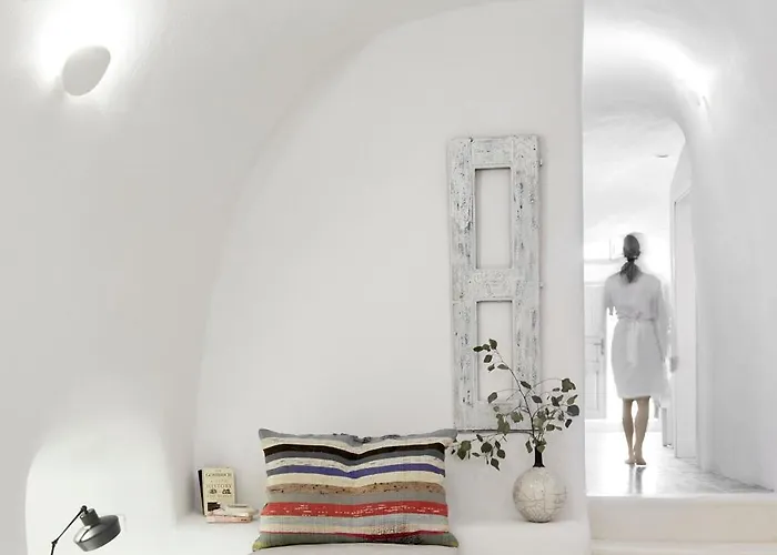 Villa Two Authentic Cave With Private Courtyard Garden *