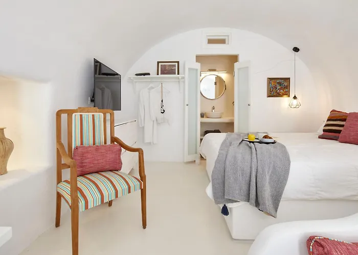 Villa Two Authentic Cave With Private Courtyard Garden