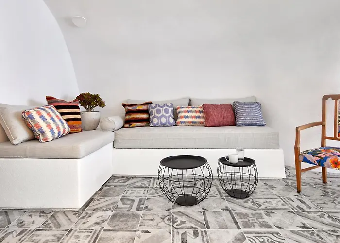 Villa Two Authentic Cave With Private Courtyard Garden