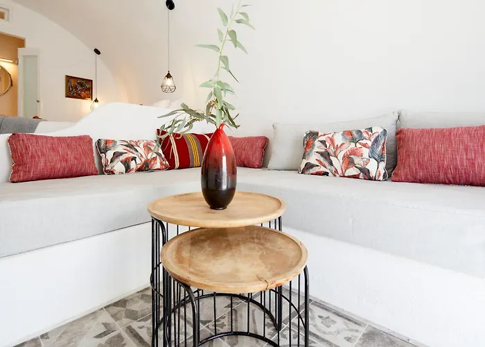 Villa Two Authentic Cave With Private Courtyard Garden *