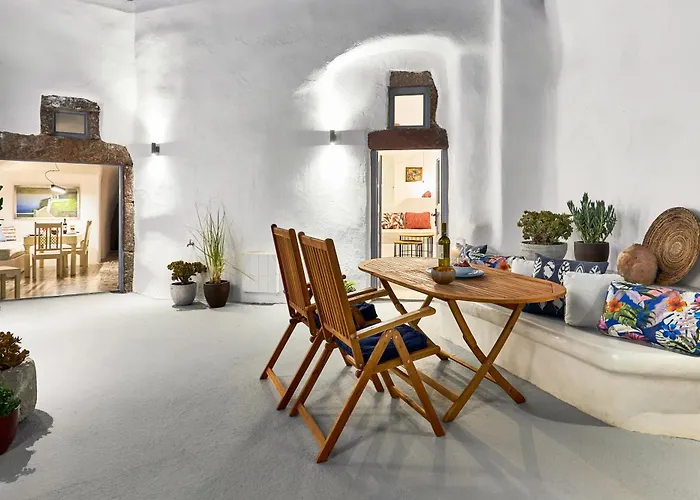 Villa Two Authentic Cave With Private Courtyard Garden