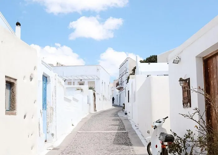 Two Authentic Cave With Private Courtyard Garden