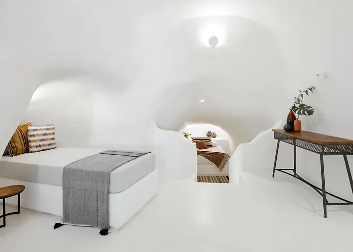 Vila Two Authentic Cave With Private Courtyard Garden Megalochori (Santorini)
