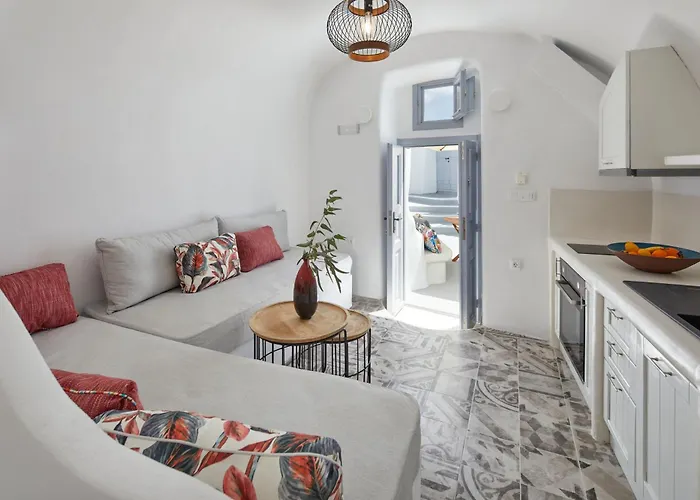 Vila Two Authentic Cave With Private Courtyard Garden Megalochori (Santorini)